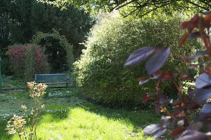 Imagen de los exteriores del H&ocirc;tel Des Pyr&eacute;n&eacute;es, ANGOULEME. Foto 13