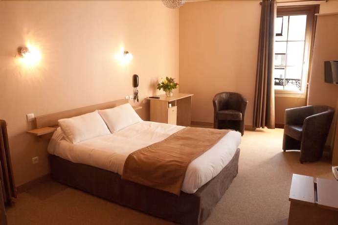 Imagen de la habitación del H&ocirc;tel Des Pyr&eacute;n&eacute;es. Foto 4