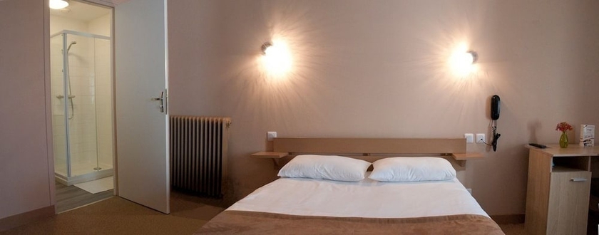 Imagen de la habitación del H&ocirc;tel Des Pyr&eacute;n&eacute;es. Foto 5