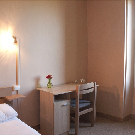 Imagen de la habitación del H&ocirc;tel Des Pyr&eacute;n&eacute;es. Foto 6
