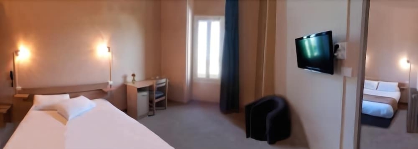 Imagen de la habitación del H&ocirc;tel Des Pyr&eacute;n&eacute;es. Foto 8