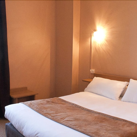 Imagen de la habitación del H&ocirc;tel Des Pyr&eacute;n&eacute;es. Foto 9