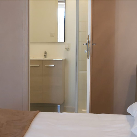 Imagen de la habitación del H&ocirc;tel Des Pyr&eacute;n&eacute;es. Foto 10