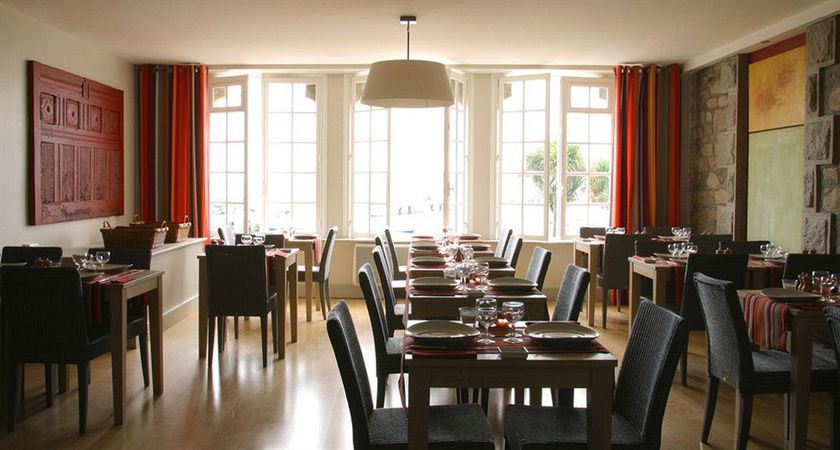 Imagen del bar/restaurante del Hôtel Du Centre Chez Janie. Foto 5