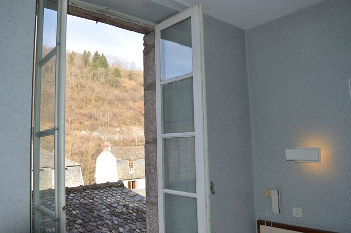 Imagen de la habitación del H&ocirc;tel Du Centre, Entraygues-sur-Truyere. Foto 10