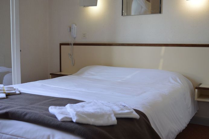 Imagen del bar/restaurante del H&ocirc;tel Du Centre, Entraygues-sur-Truyere. Foto 8