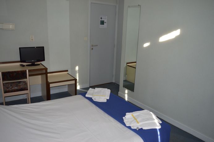 Imagen de la habitación del H&ocirc;tel Du Centre, Entraygues-sur-Truyere. Foto 16