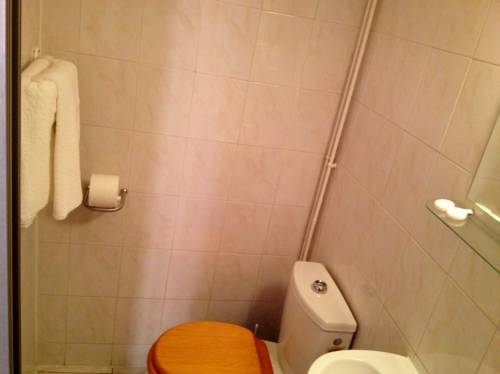 Imagen de la habitación del Hôtel Du Centre, Gare du Nord. Foto 12