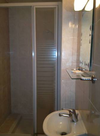 Imagen de la habitación del Hôtel Du Centre, Gare du Nord. Foto 13