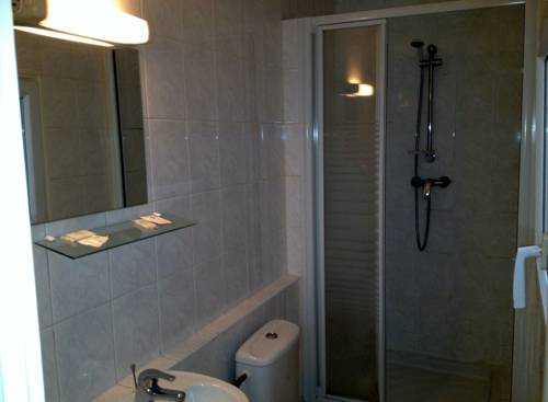 Imagen de la habitación del Hôtel Du Centre, Gare du Nord. Foto 14