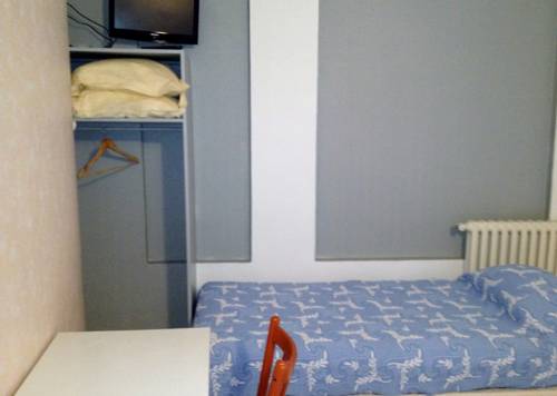 Imagen de la habitación del Hôtel Du Centre, Gare du Nord. Foto 16