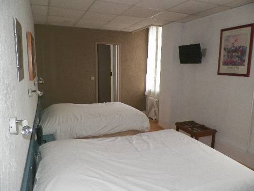 Imagen de la habitación del H&ocirc;tel Du Commerce, AUXERRE. Foto 11