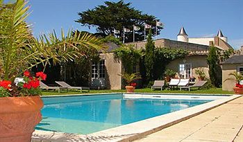 Imagen de los exteriores del Hôtel Du Général D'elbée. Foto 8