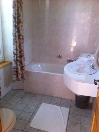 Imagen de la habitación del H&ocirc;tel Du Rangen. Foto 14
