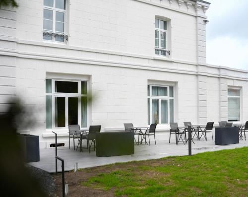Imagen general del H&ocirc;tel &Eacute;chapp&eacute;e en Baie - Chambres climatis&eacute;es -Parking priv&eacute; gratuit dont forfaits bornes &eacute;lectrique. Foto 2