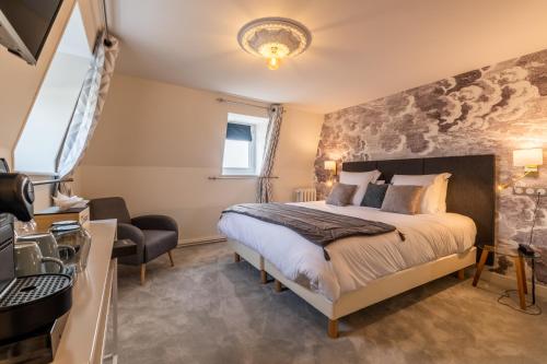 Imagen de la habitación del H&ocirc;tel &Eacute;chapp&eacute;e en Baie - Chambres climatis&eacute;es -Parking priv&eacute; gratuit dont forfaits bornes &eacute;lectrique. Foto 14
