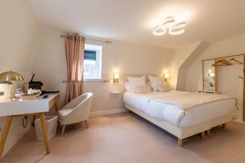 Imagen general del H&ocirc;tel &Eacute;chapp&eacute;e en Baie - Chambres climatis&eacute;es -Parking priv&eacute; gratuit dont forfaits bornes &eacute;lectrique. Foto 9