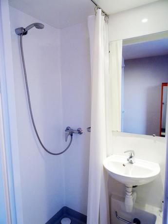 Imagen de la habitación del H&ocirc;tel Ermitage, P&egrave;re Lachaise. Foto 2