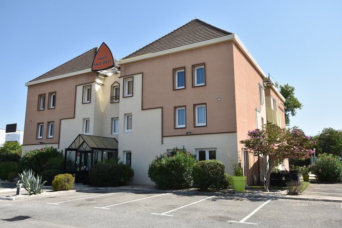 Imagen general del H&ocirc;tel Face West Le Pontet. Foto 2