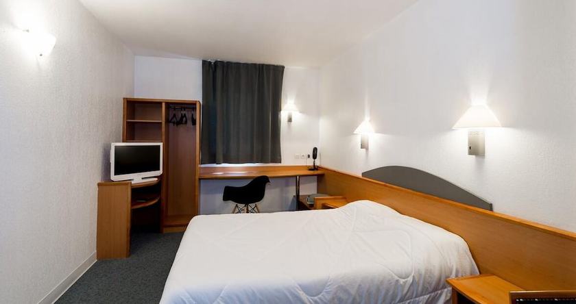Imagen de la habitación del H&ocirc;tel First. Foto 8