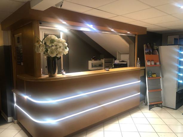 Imagen de los interiores del H&ocirc;tel First. Foto 11