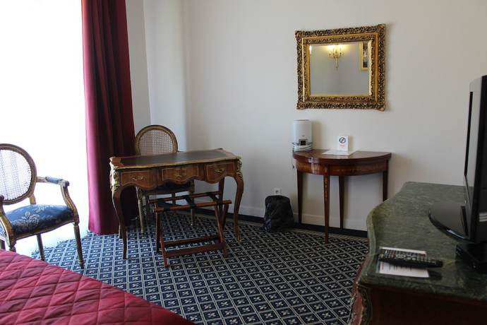 Imagen de la habitación del Hôtel Fleur De Lys. Foto 14