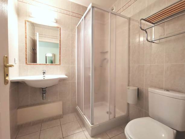 Imagen de la habitación del H&ocirc;tel Flor. Foto 7