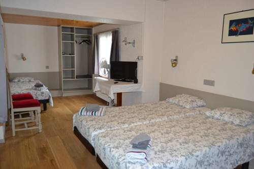 Imagen de la habitación del Hôtel - Grill Du Crêt De L'anneau. Foto 3