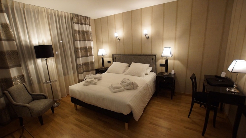 Imagen de la habitación del H&ocirc;tel L\'Or&eacute;e du Parc. Foto 15