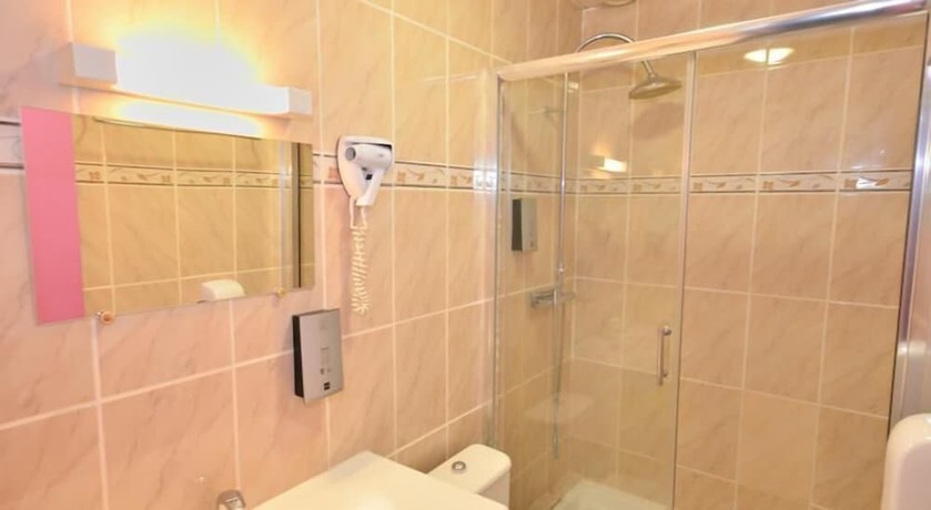 Imagen de la habitación del H&ocirc;tel La Belle Etape. Foto 10