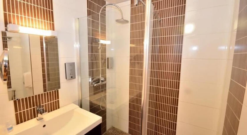 Imagen de la habitación del H&ocirc;tel La Belle Etape. Foto 13