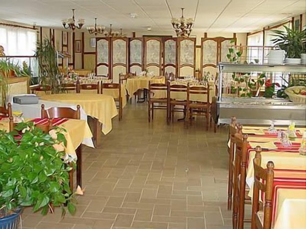 Imagen del bar/restaurante del H&ocirc;tel La Belle Etape. Foto 4
