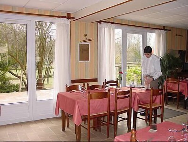Imagen del bar/restaurante del H&ocirc;tel La Belle Etape. Foto 8