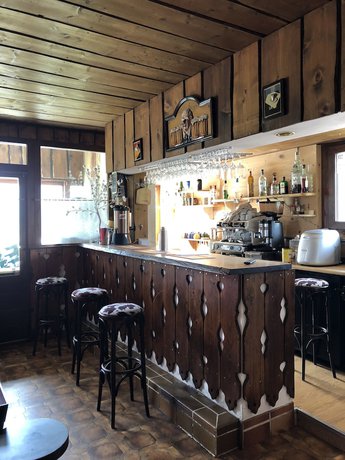 Imagen del bar/restaurante del H&ocirc;tel La Bergerie. Foto 5