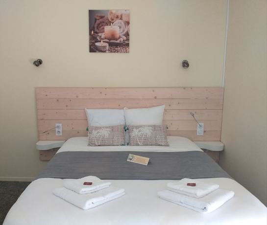Imagen de la habitación del H&ocirc;tel La Couronne. Foto 7