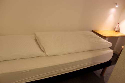 Imagen de la habitación del H&ocirc;tel La Maison Rouge. Foto 4