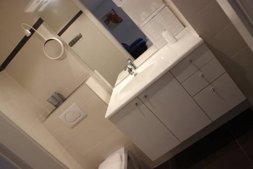 Imagen de la habitación del H&ocirc;tel La Maison Rouge. Foto 7