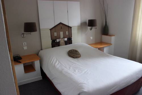 Imagen de la habitación del H&ocirc;tel La Maison Rouge. Foto 8
