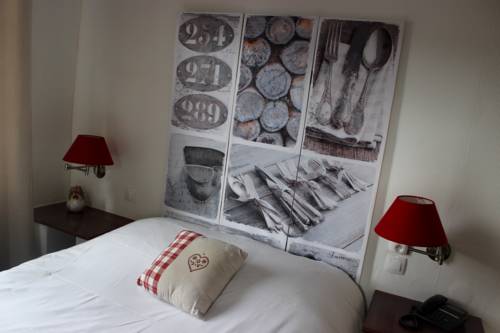 Imagen de la habitación del H&ocirc;tel La Maison Rouge. Foto 11