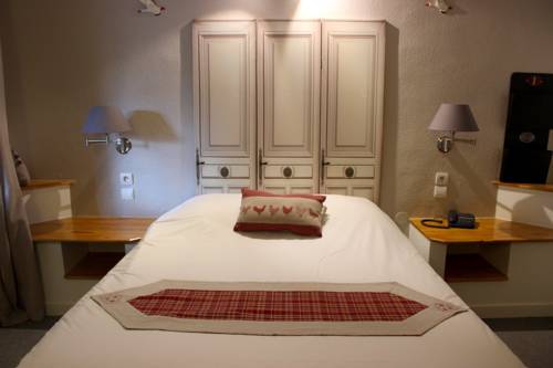 Imagen de la habitación del H&ocirc;tel La Maison Rouge. Foto 13