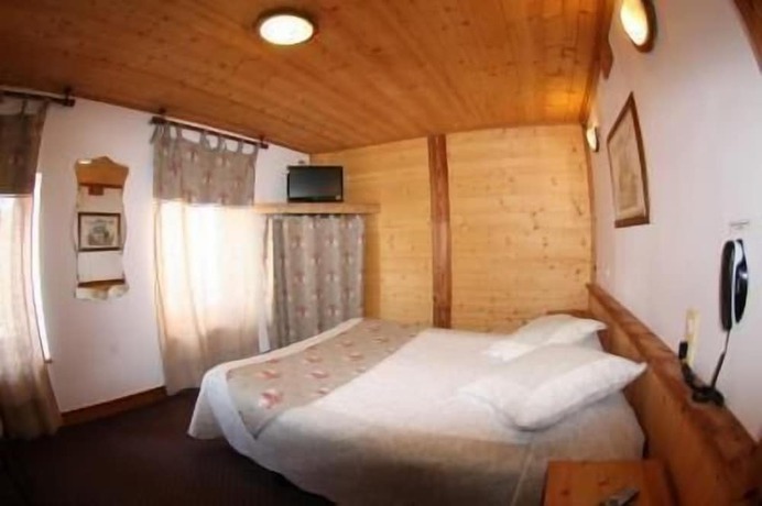 Imagen de la habitación del H&ocirc;tel La Marmotte. Foto 8