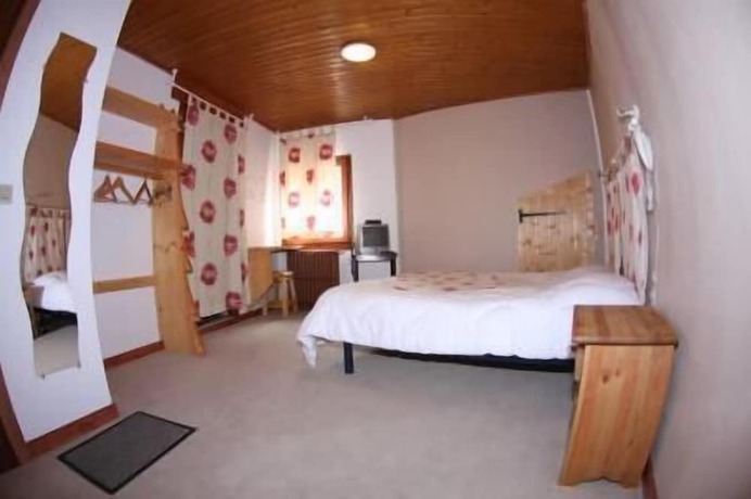 Imagen de la habitación del H&ocirc;tel La Marmotte. Foto 19