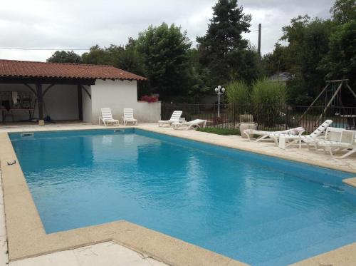 Imagen de la habitación del H&ocirc;tel La M&egrave;re Jacquet. Foto 9