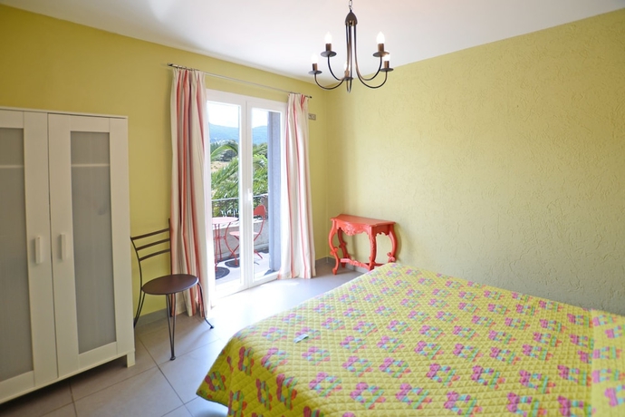 Imagen de la habitación del Hôtel La Palma. Foto 6