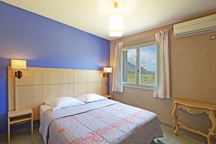 Imagen de la habitación del Hôtel La Palma. Foto 7