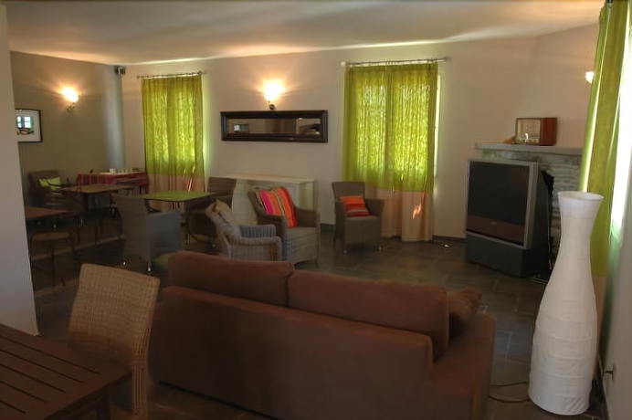 Imagen del bar/restaurante del Hôtel La Palma. Foto 2