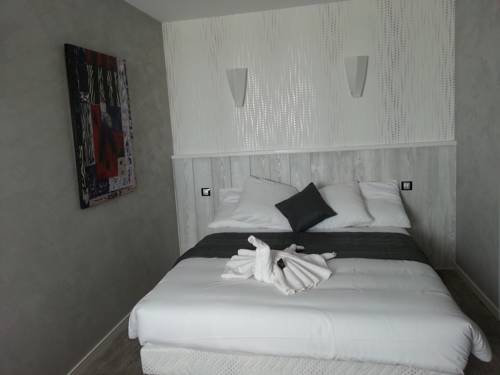 Imagen de la habitación del H&ocirc;tel La Palmeraie, Benouville. Foto 4