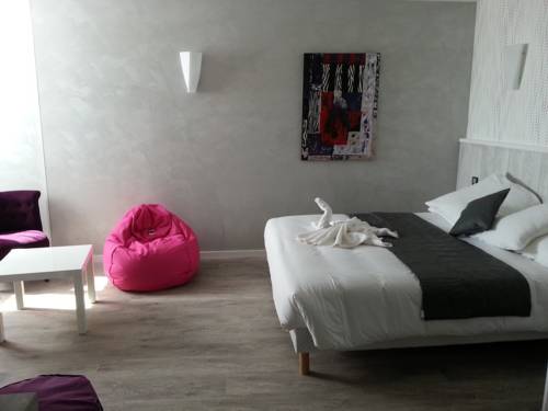 Imagen de la habitación del H&ocirc;tel La Palmeraie, Benouville. Foto 13