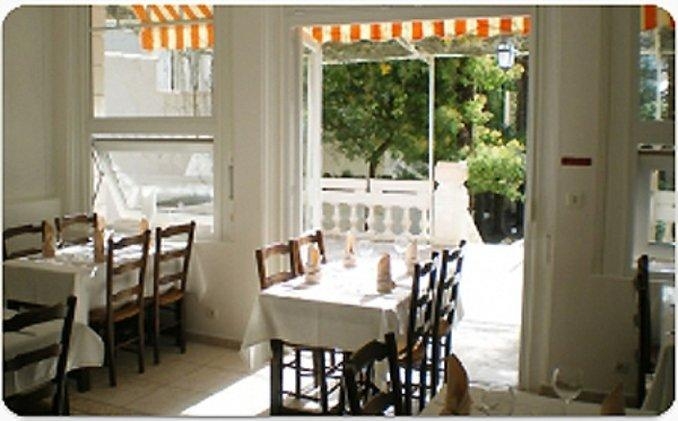 Imagen de la habitación del Hôtel La Palmeraie. Foto 4