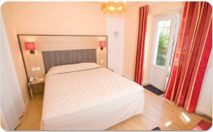 Imagen de la habitación del H&ocirc;tel La Palmeraie, La Baule. Foto 2